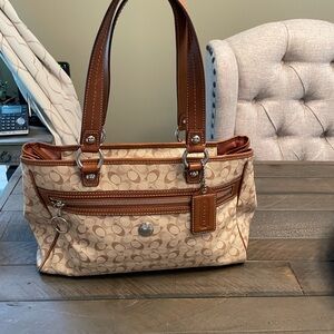 Coach Chelsea Signature Coated Canvas Shoulder Bag (F17179)